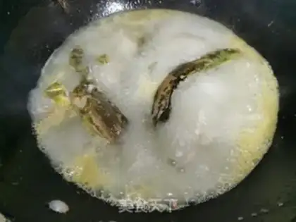 Make Yellowfish mushroom soup step 2