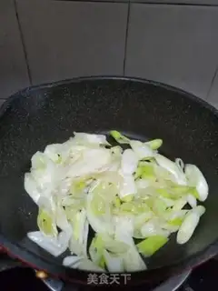 Make Onion fried sausage step 4