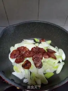 Make Onion fried sausage step 5