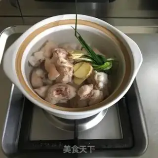 Make Pork hoofs are stewed step 0