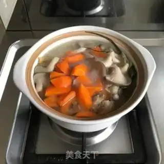 Make Pork hoofs are stewed step 2