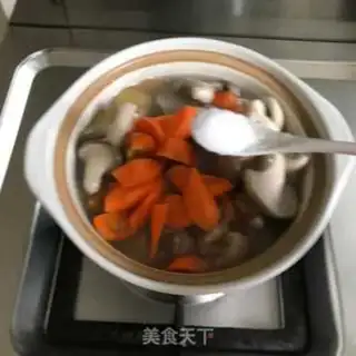 Make Pork hoofs are stewed step 3