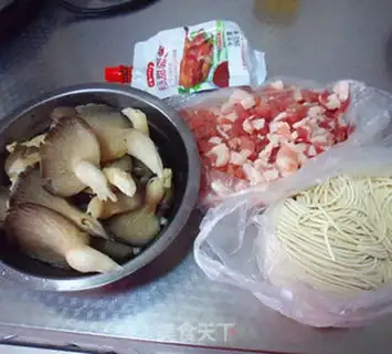 Make Fungus pasta step 0