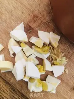 Make Mustard egg soup step 1