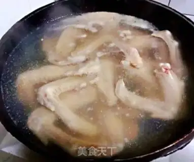 Make Spicy duck wings step 1