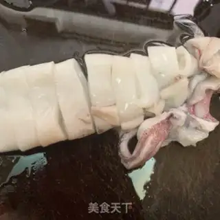 Make Garlic fans, squid step 1