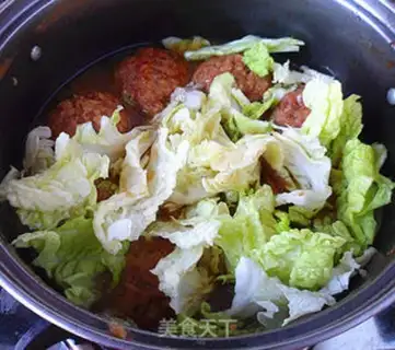 Make Cabbage stew with heartballs step 7