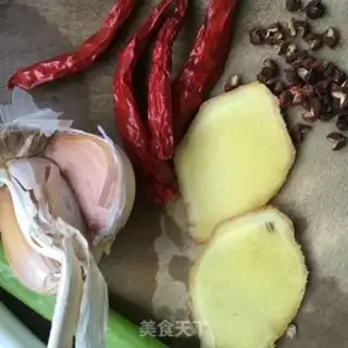 Make Precious chicken wings step 1