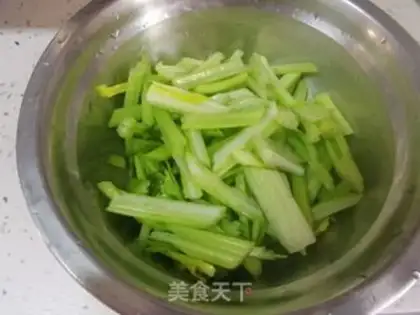 Make Celery with potatoes step 0