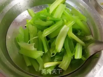 Make Celery with potatoes step 1