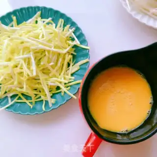 Make Yellow eggs step 0