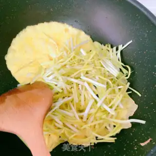 Make Yellow eggs step 3
