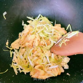 Make Yellow eggs step 4