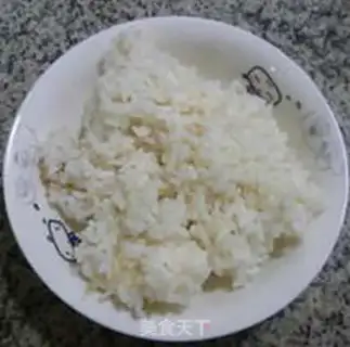 Make Curry sauce, melon shrimp fried rice step 0
