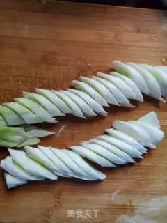 Make Onion fried eggs, Black Muir step 1