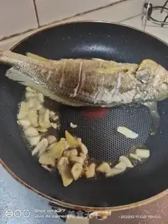 Make Red-burned yellow fish step 2
