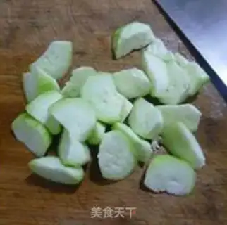 Make Curry sauce, melon shrimp fried rice step 5