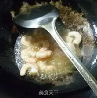 Make Curry sauce, melon shrimp fried rice step 6