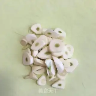 Make Garlic cabbage step 0