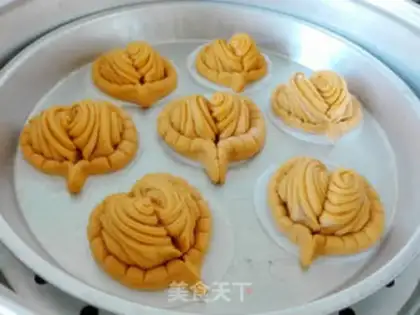 Make Pumpkin heart roll step 7
