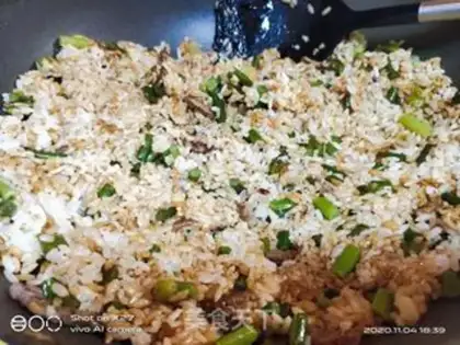 Make Beef and garlic fried rice step 6