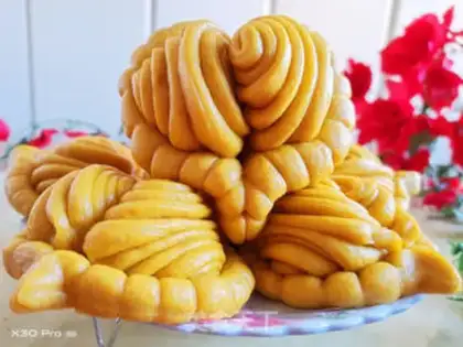 Make Pumpkin heart roll step 9