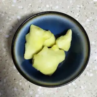 Make Red ginger on the milk step 1