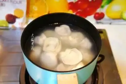 Make Pepper beef pie step 10