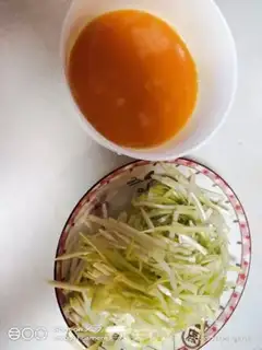 Make Garlic fried eggs step 0