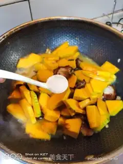 Make Five flowers for pumpkins step 4