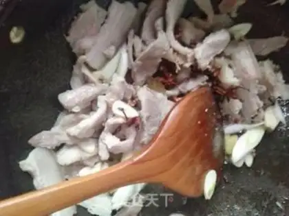 Make A dry pot of tea and mushrooms step 5