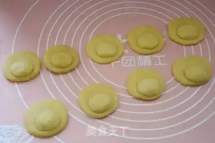 Make Bear crackers step 4