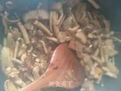 Make A dry pot of tea and mushrooms step 8