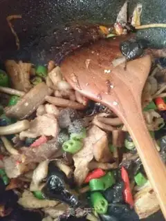 Make A dry pot of tea and mushrooms step 11