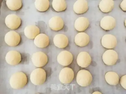 Make Sweet bee cookies step 6