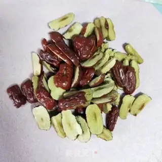 Make Sweet ginger date tea step 1