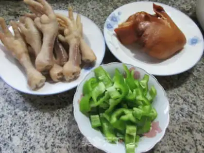 Make Pork ears, chicken claws step 0