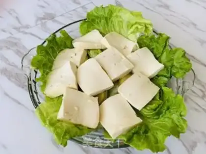 Make Pyramid chopping fish head step 3