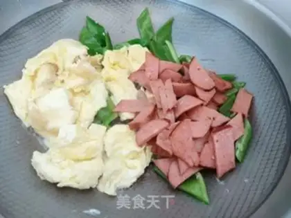 Make Cream pepper fried eggs step 6