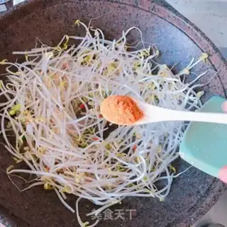 Make The green bean sprouts step 2