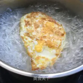 Make Fried omelet soup step 4