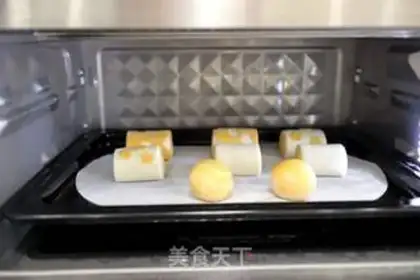 Make Pumpkin buns step 19