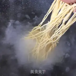 Make Spicy shrimp for pumpkin noodles step 7
