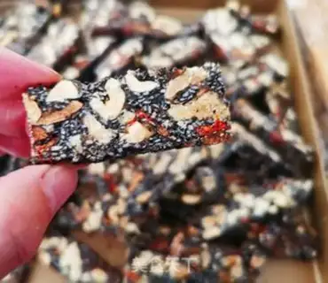Make walnut sesame dates step 11