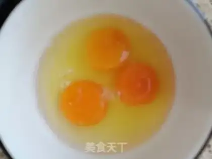 Make Tomato eggs fried sea mushrooms step 1
