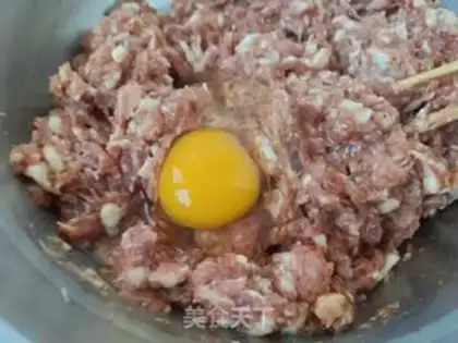 Make Roach pork dumplings step 5