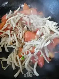 Make Tomato eggs fried sea mushrooms step 4