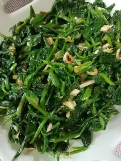 Make Garlic spinach step 4
