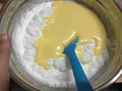 Make Simple cupcakes step 3