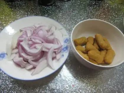 Make Sweet and spicy onions step 0